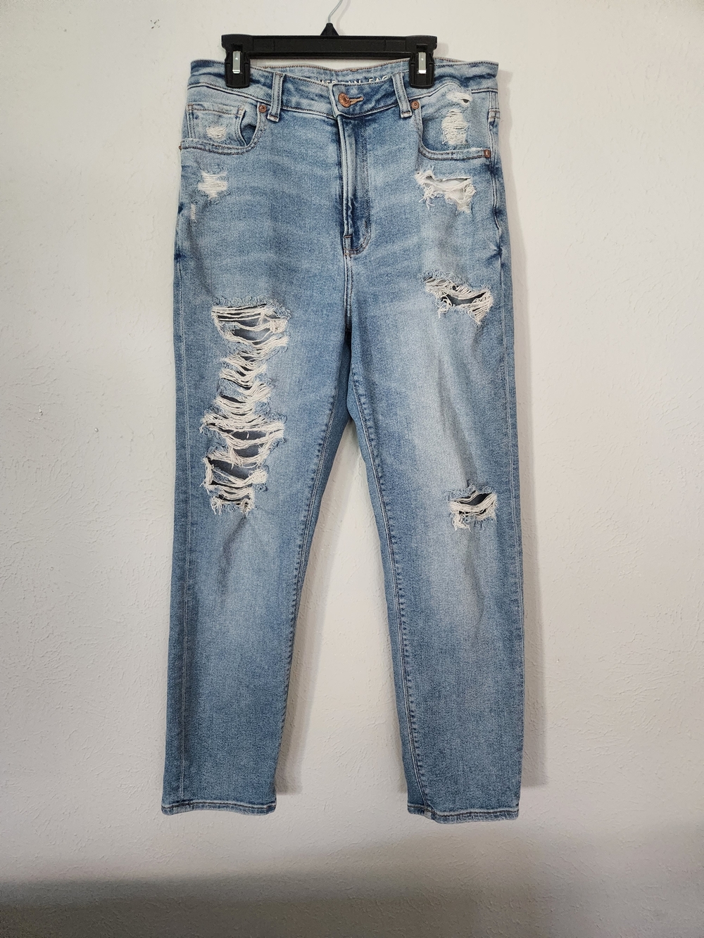 American Eagle  Mom Distressed Jeans